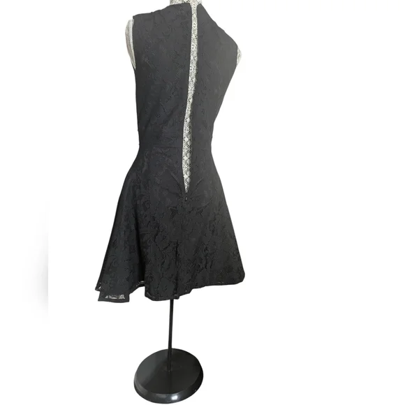 Zac Poison Z Spoke Black Lace Dress - Picture 5 of 13